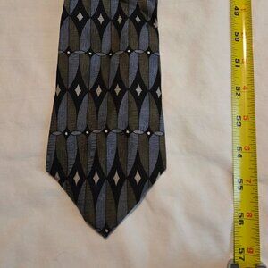 Facets Tie Great Condition